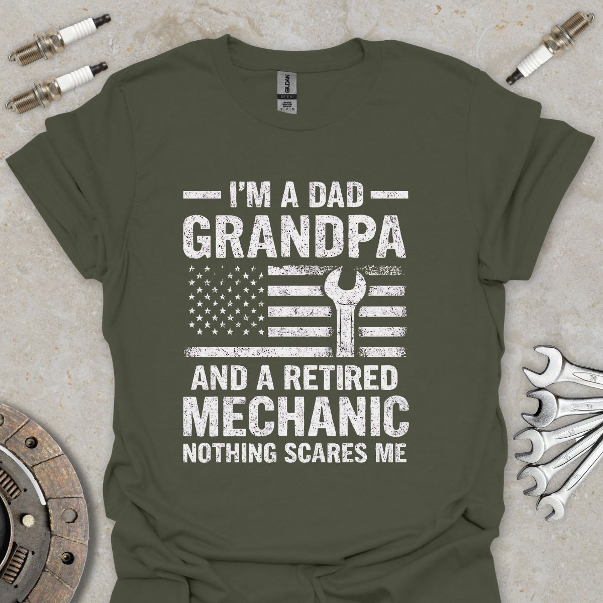 I'm a Dad, Grandpa & retired Mechanic T-Shirt